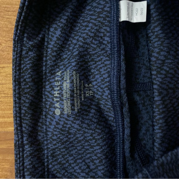 Athleta yoga pants with pockets XS - Picture 3 of 5